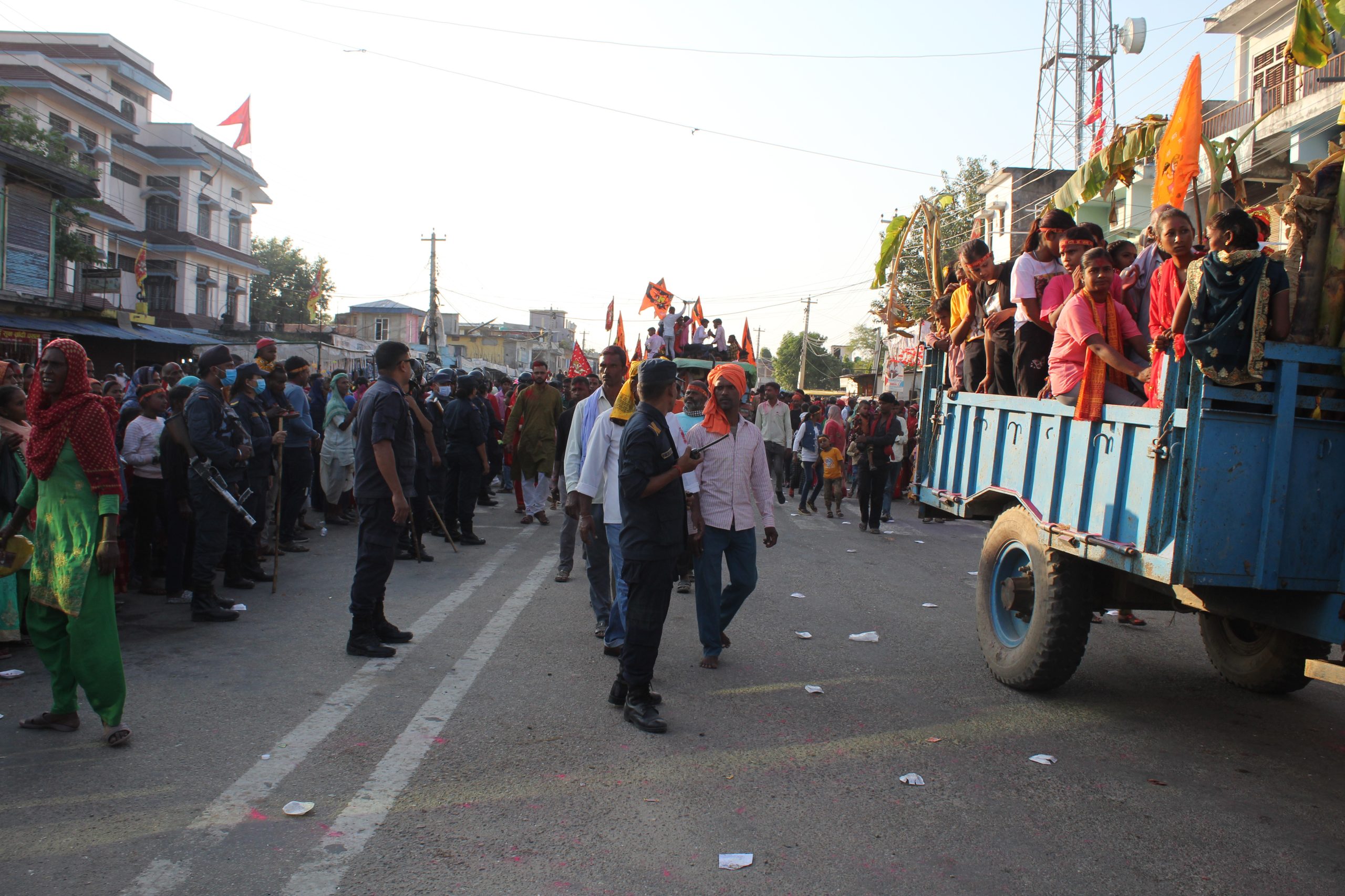 जलाशयमा सेलाइयो देवीका मूर्ति