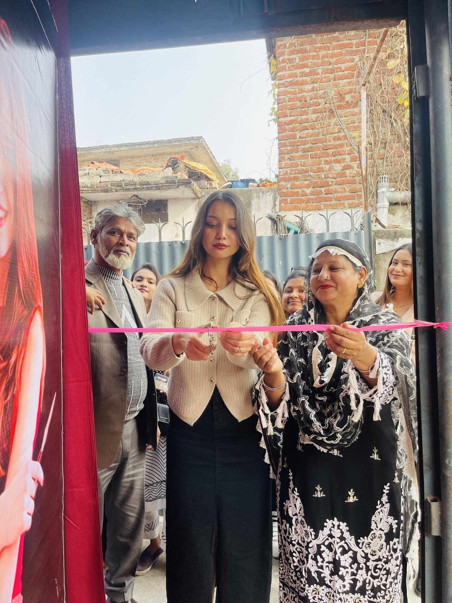 बागेश्वरी देबीको मिनी मार्केटमा व्युटि एण्ड सलुन मेकअप ट्रेनिङ सेन्टर&hellip;