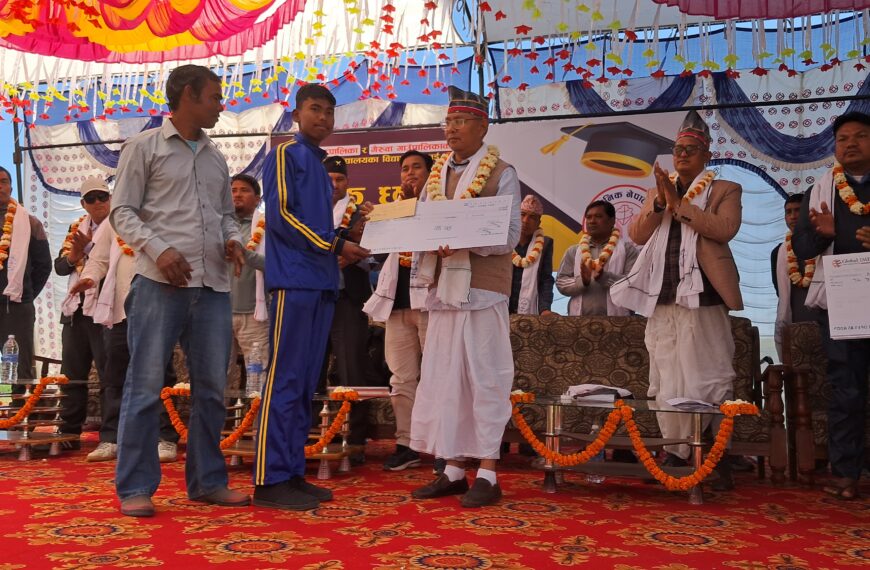 जेहेन्दार विद्यार्थीलाई युनिक नेपालको छात्रवृत्ति