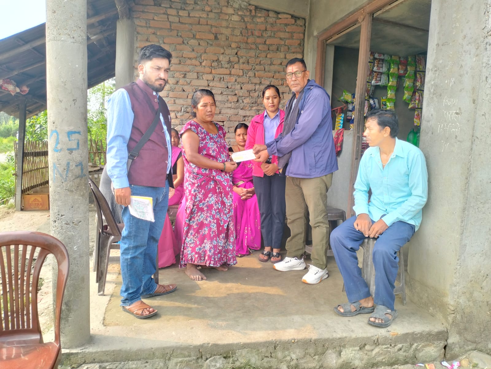 युनिक नेपालद्वारा २ लाख ३५ हजार रुपैयाँ बिमा रकम प्रदान